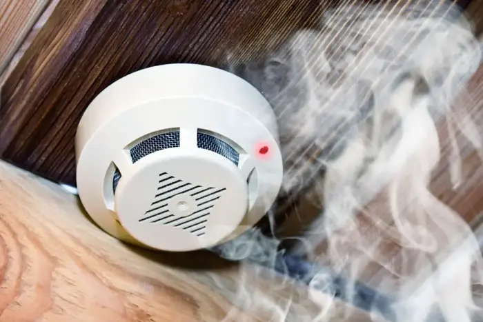 smoke detector blinking red Issue